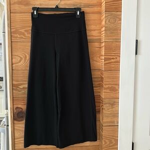 Athleta Elation Wide Crop Pant // Black